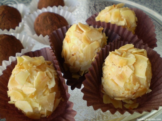 Receta de Trufas de chocolate blanco y almendras Receta de Trufas de chocolate blanco y almendras