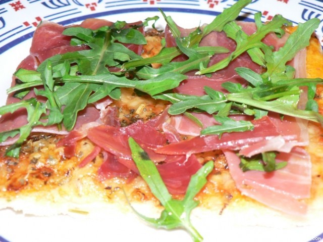 Receta de Pizza de rúcula y jamón (Thermomix) Receta de Pizza de rúcula y jamón (Thermomix)
