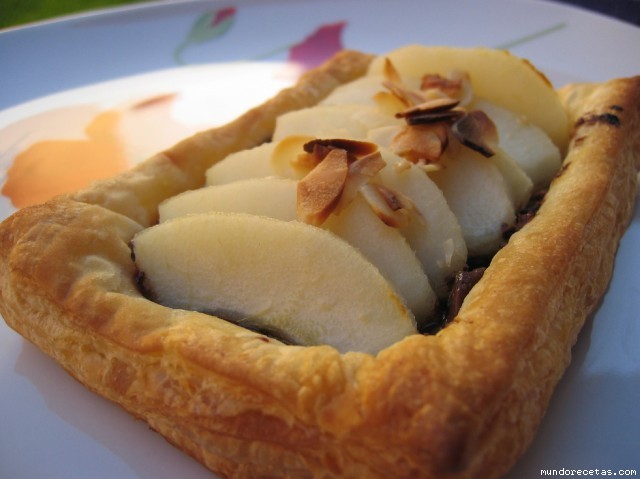 Receta de Hojaldres de nutella y pera