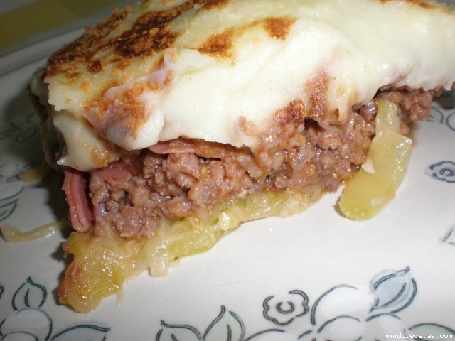 Receta de PASTEL DE CARNE , VERDURAS Y PURE DE PATATA Receta de PASTEL DE CARNE , VERDURAS Y PURE DE PATATA