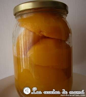 Receta de Melocotones con vino, miel y canela