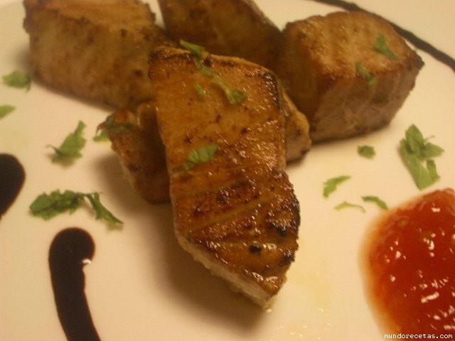 Receta de tacos de atun a la menta con mermelada de tomate y reducción de balsámico. Receta de tacos de atun a la menta con mermelada de tomate y reducción de balsámico.