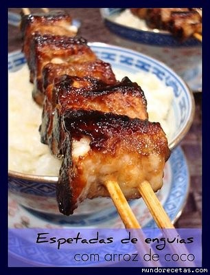 Receta de Pinchos de anguilas con arroz de coco Receta de Pinchos de anguilas con arroz de coco