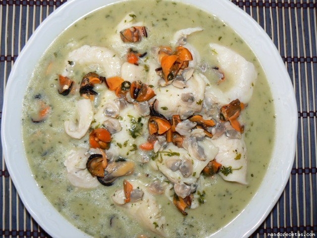 Receta de pescado en salsa verde (irelidi) Receta de pescado en salsa verde (irelidi)