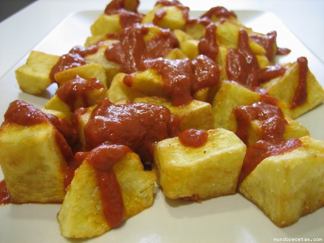 Receta de Patatas confitadas con salsa brava (Th) Receta de Patatas confitadas con salsa brava (Th)