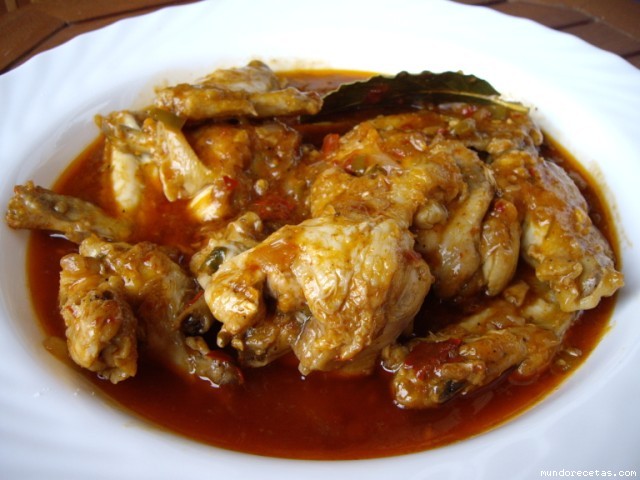 Receta de Pollo guisado en salsa roja Receta de Pollo guisado en salsa roja