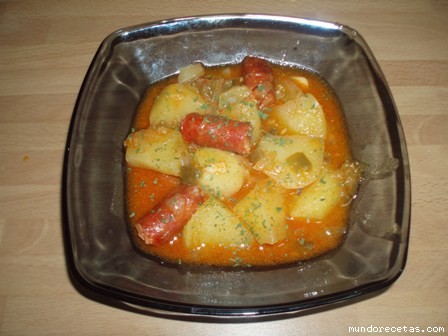 Receta de Guiso de patatas con chistorra Receta de Guiso de patatas con chistorra