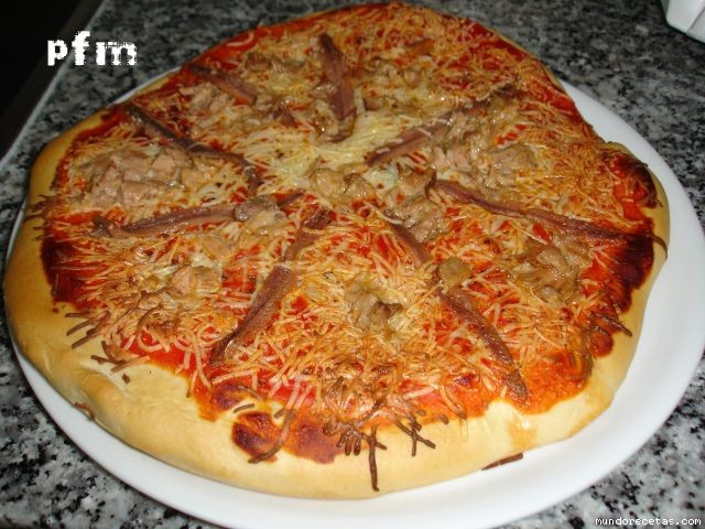 Receta de Pizza de Anchoas y Atún Receta de Pizza de Anchoas y Atún