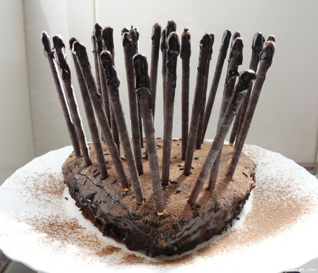 Receta de PASTEL DE CHOCOLATE MIKADO (corazón espinado) Receta de PASTEL DE CHOCOLATE MIKADO (corazón espinado)