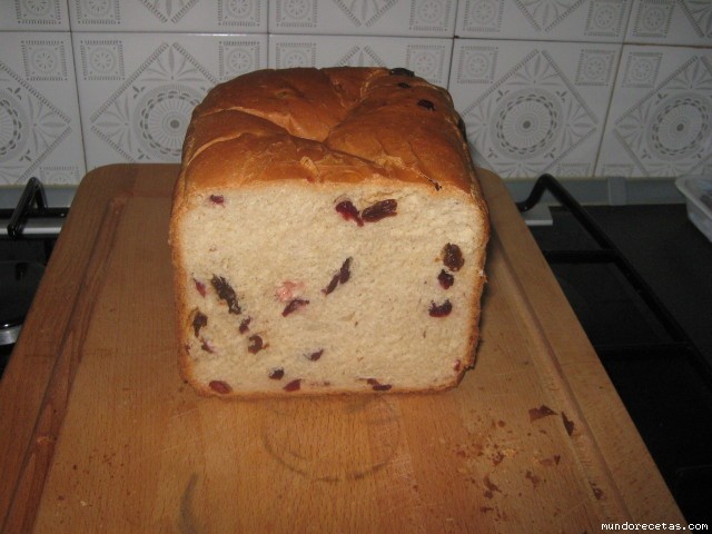 Receta de Pan de arándanos secos, pasas y cardamomo (Chefo) Receta de Pan de arándanos secos, pasas y cardamomo (Chefo)