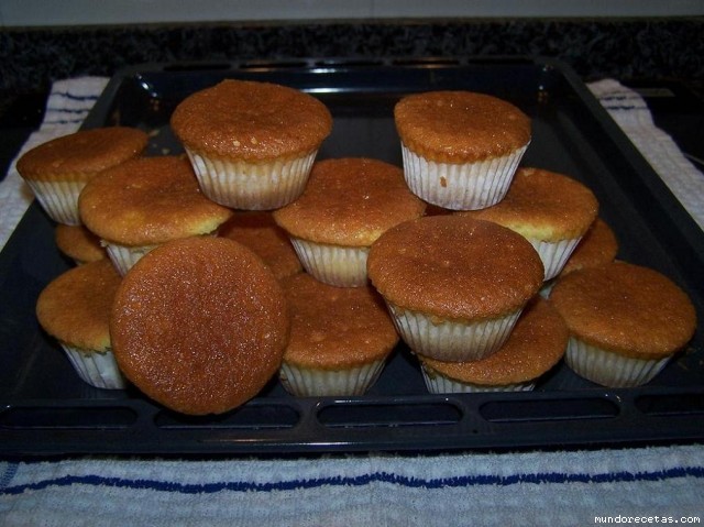 Receta de magdalenas de 2 huevos y nata