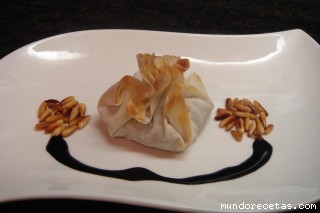 Receta de Saquitos de berenjenas, bacalao y piñones Receta de Saquitos de berenjenas, bacalao y piñones