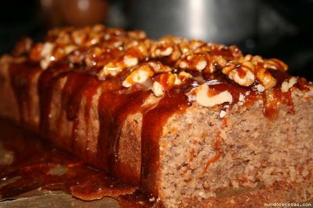 Receta de bizcocho de pan de nueces con caramelo Receta de bizcocho de pan de nueces con caramelo