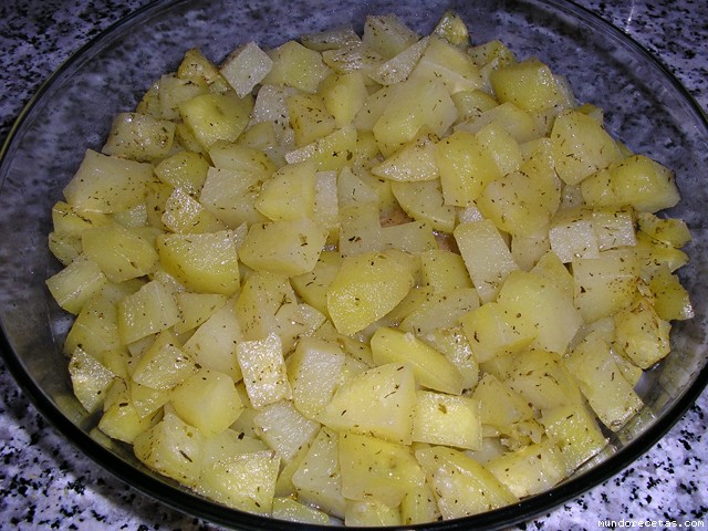 Receta de Patatas con vino, orégano y tomillo (microondas) Receta de Patatas con vino, orégano y tomillo (microondas)