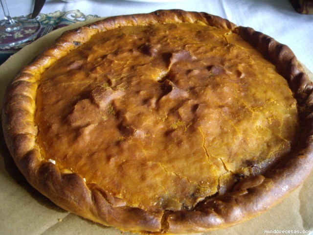 Empanada gallega tradicional