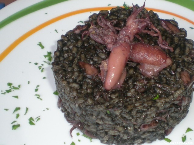 Receta de ARROZ NEGRO CON CHIPIRONES!! Receta de ARROZ NEGRO CON CHIPIRONES!!