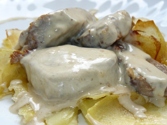 Receta de Solomillo a la pimienta, sobre torta de patatas Receta de Solomillo a la pimienta, sobre torta de patatas