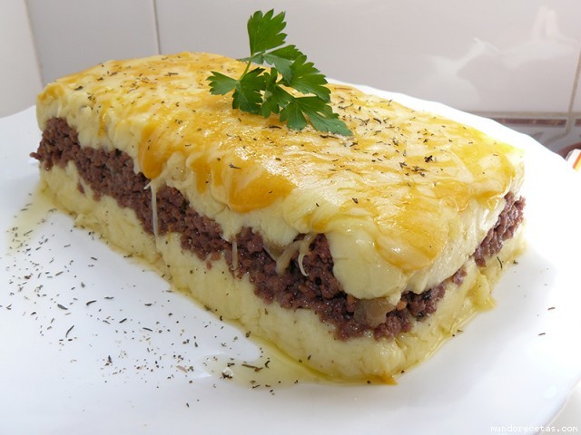 Receta de PASTEL DE PURÉ DE PATATAS Y CARNE Receta de PASTEL DE PURÉ DE PATATAS Y CARNE