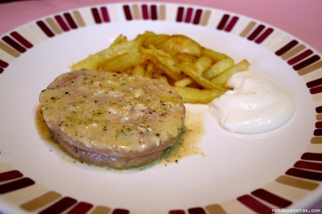 Receta de Filetes rellenos de queso con salsa de yogurt Receta de Filetes rellenos de queso con salsa de yogurt