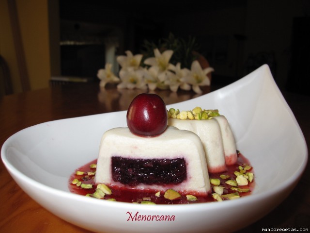 Receta de MENJAR BLANC CON CEREZAS Receta de MENJAR BLANC CON CEREZAS
