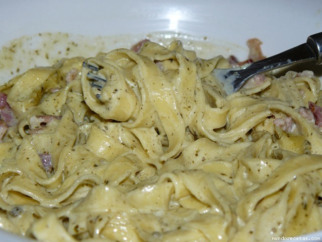 Receta de Pasta fresca carbonara al pesto Receta de Pasta fresca carbonara al pesto