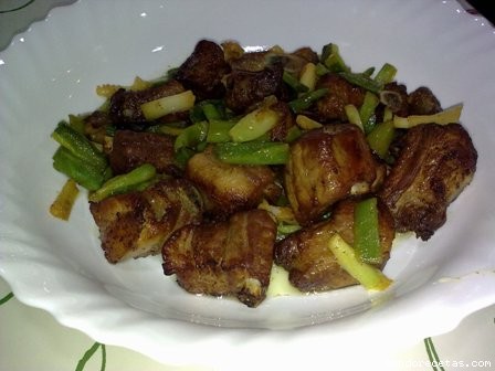 Receta de costillas con ajos tiernos (actifry)