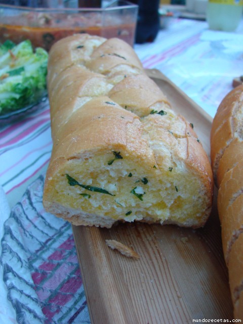 Receta de Pan de ajo y perejil estilo Atina Receta de Pan de ajo y perejil estilo Atina