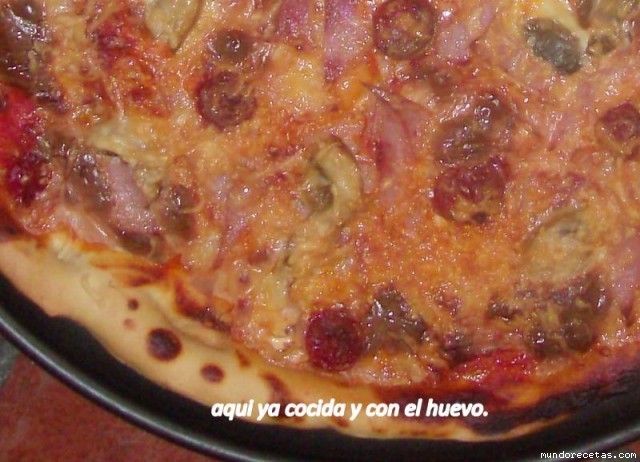 Receta de Pizza rellena de embutidos y huevo Receta de Pizza rellena de embutidos y huevo