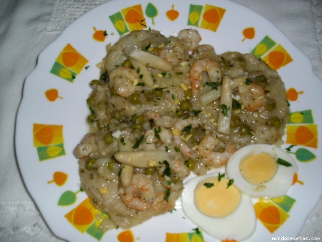 Receta de MEDALLONES DE MERLUZA CON ESPARRAGOS.(fussion-cook) Receta de MEDALLONES DE MERLUZA CON ESPARRAGOS.(fussion-cook)