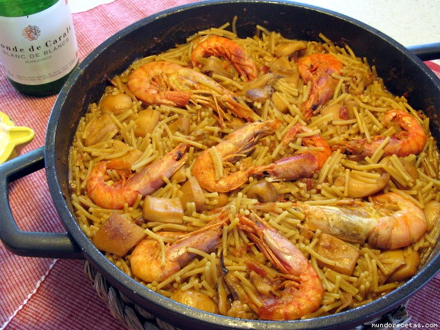 Receta de Fideos con Sepia y langostinos (Fideuá) Receta de Fideos con Sepia y langostinos (Fideuá)