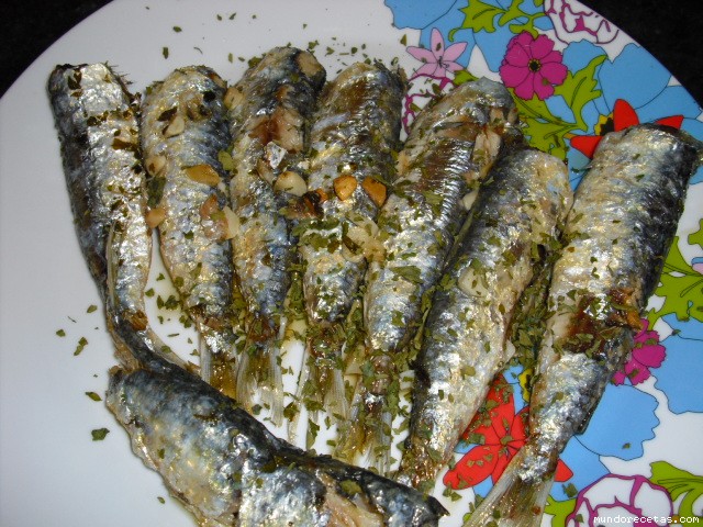 Receta de SARDINAS AL HORNO ENCEBOLLADAS Receta de SARDINAS AL HORNO ENCEBOLLADAS