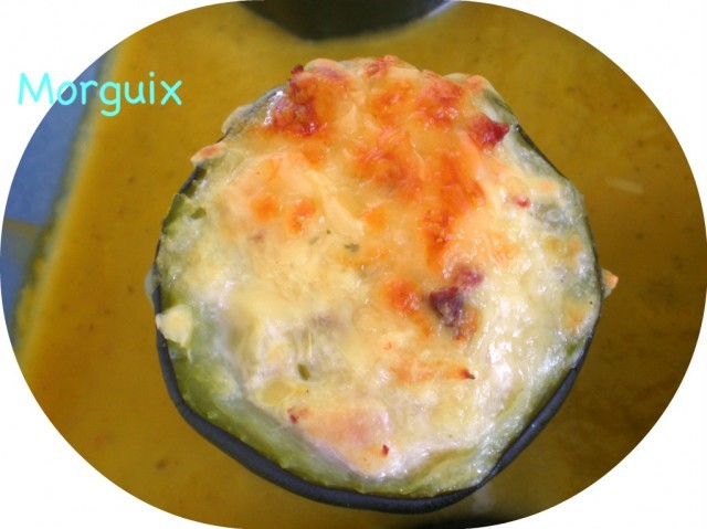 Receta de Calabacines rellenos de jamn ibrico y taquitos de pavo (Thermomix)