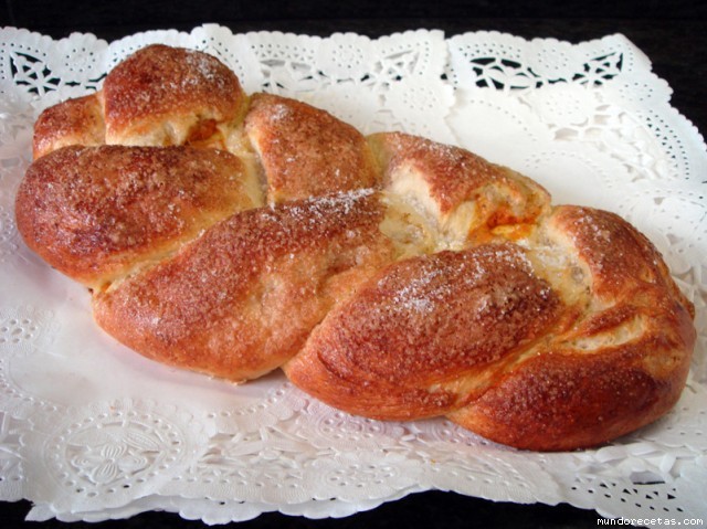 Receta de Pan dulce de zanahorias y crema de almendras Receta de Pan dulce de zanahorias y crema de almendras