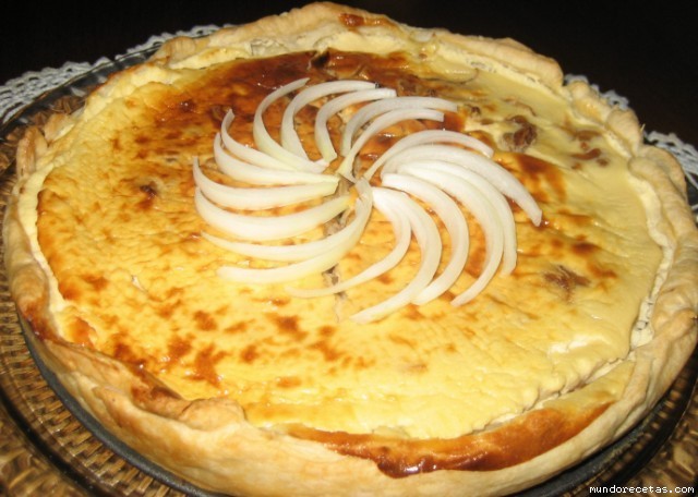 Receta de Quiche de hojaldre con cebolla (Thermomix) (Tradicional) Receta de Quiche de hojaldre con cebolla (Thermomix) (Tradicional)