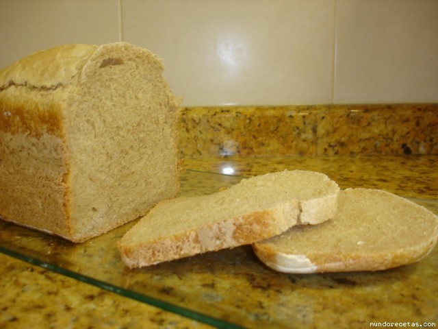 Receta de Pan semi-integral (panificadora) Receta de Pan semi-integral (panificadora)