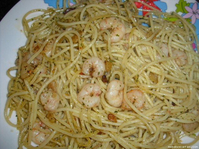 Receta de SPAGUETTIS CON GAMBAS AL AJILLO Receta de SPAGUETTIS CON GAMBAS AL AJILLO