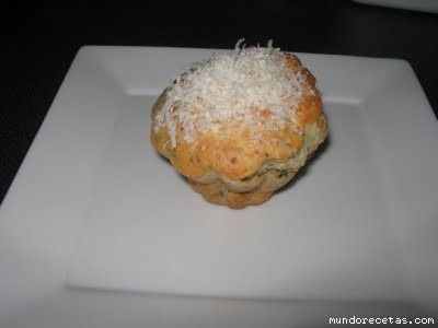 Receta de Madalenas de olivas, romero y parmesano (thermomix)