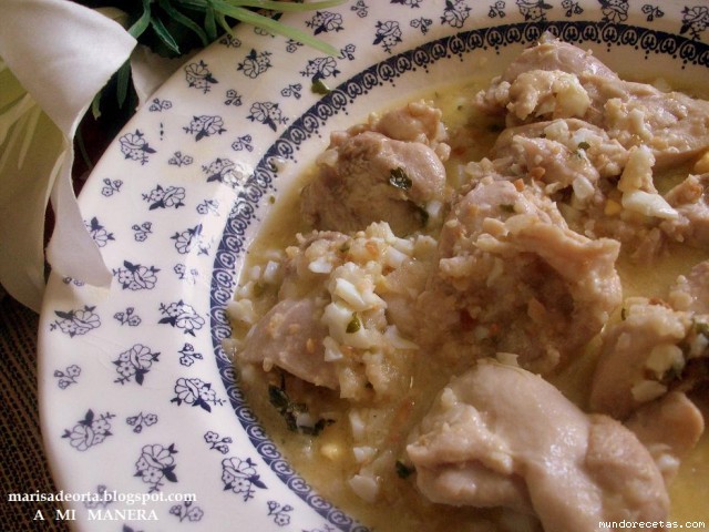 Receta de Pollo en pepitoria. Receta de Pollo en pepitoria.