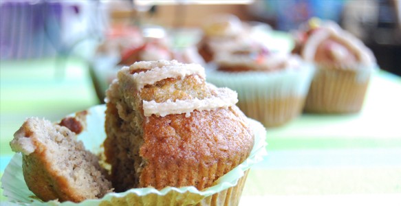Receta de Banana cupcakes con vanilla-cinnamon frosting