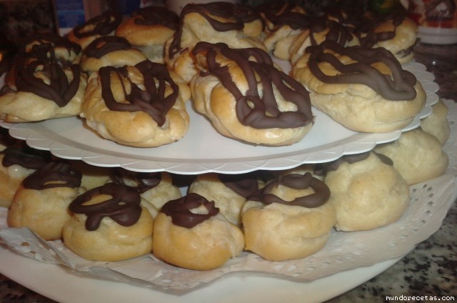 Receta de profiteroles de chocolate (pasteles masa bomba) Receta de profiteroles de chocolate (pasteles masa bomba)