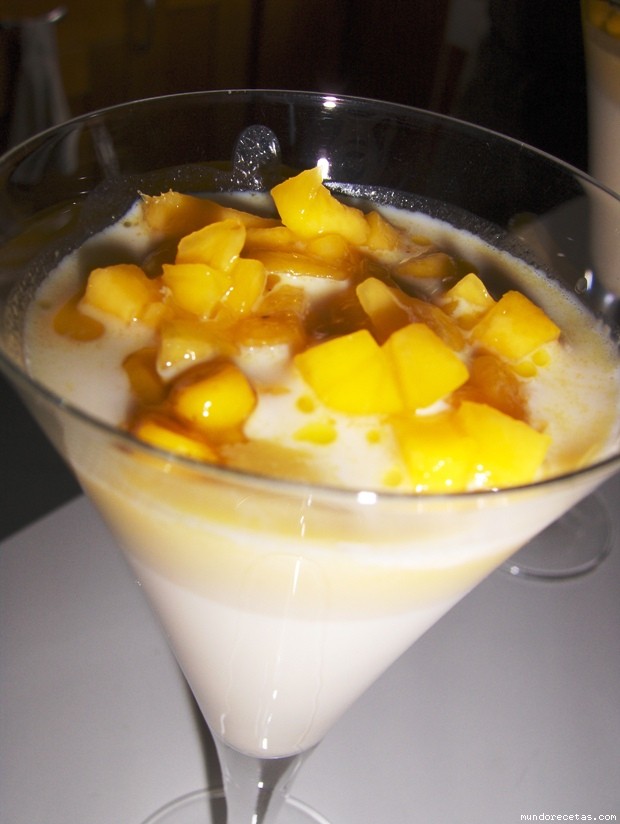 Receta de Cuajada de foie gras con mango y maíces crujientes Receta de Cuajada de foie gras con mango y maíces crujientes