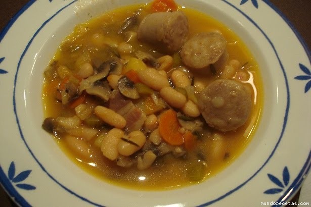 Receta de Sopa de alubias con butifarra (Italia) Receta de Sopa de alubias con butifarra (Italia)