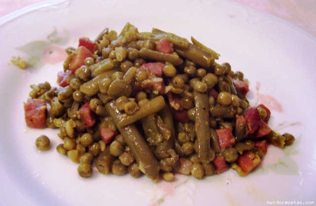 Receta de Salteado de Judías Verdes, Guisantes y Jamón Receta de Salteado de Judías Verdes, Guisantes y Jamón
