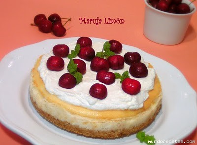 Receta de Pastel de queso y cereza Receta de Pastel de queso y cereza