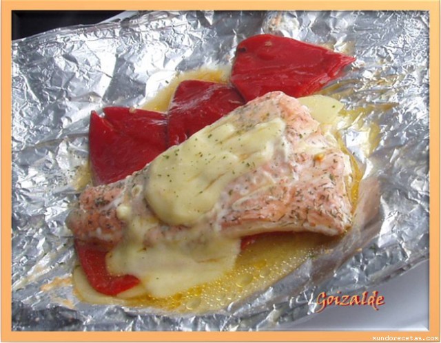 Receta de Salmón en papillote con patata, pimiento y queso (Thermomix) Receta de Salmón en papillote con patata, pimiento y queso (Thermomix)