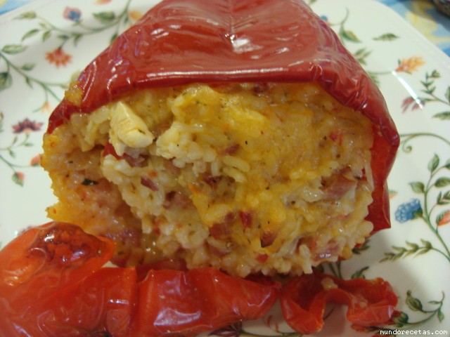 Receta de Pimientos rellenos de risotto de pollo y jamón (Thermomix) Receta de Pimientos rellenos de risotto de pollo y jamón (Thermomix)