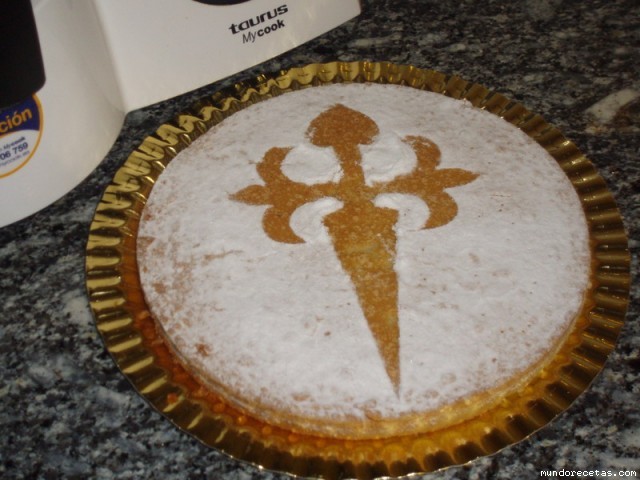 Receta de Tarta de Santiago (Receta oficial, publicada en el BOE) (Mycook) Receta de Tarta de Santiago (Receta oficial, publicada en el BOE) (Mycook)