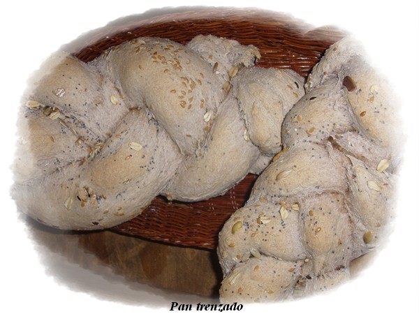 Receta de PAN INTEGRAL TRENZADO CON SEMILLAS Y CEREALES Receta de PAN INTEGRAL TRENZADO CON SEMILLAS Y CEREALES