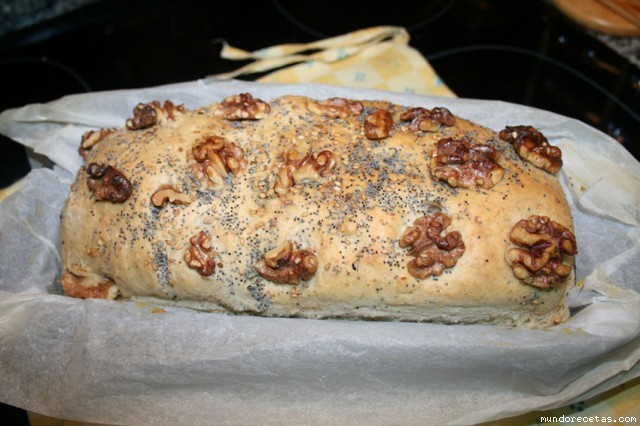 Receta de Pan de molde de espelta con semillas y nueces (Thermomix) Receta de Pan de molde de espelta con semillas y nueces (Thermomix)