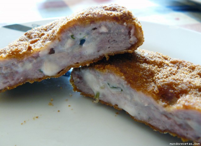 Receta de Hamburguesa casera rellena de queso y empanada Receta de Hamburguesa casera rellena de queso y empanada